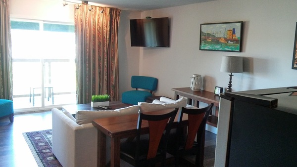 King Kitchenette Suite with View and Balcony (Non-Pet Friendly) Photo 7