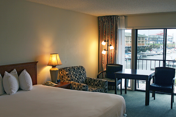 King with Marina View and Balcony (Non-Pet Friendly) Photo 1